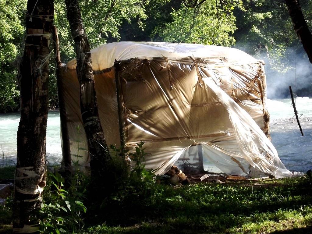 Походная баня из палатки и полиэтилена: делаем своими руками