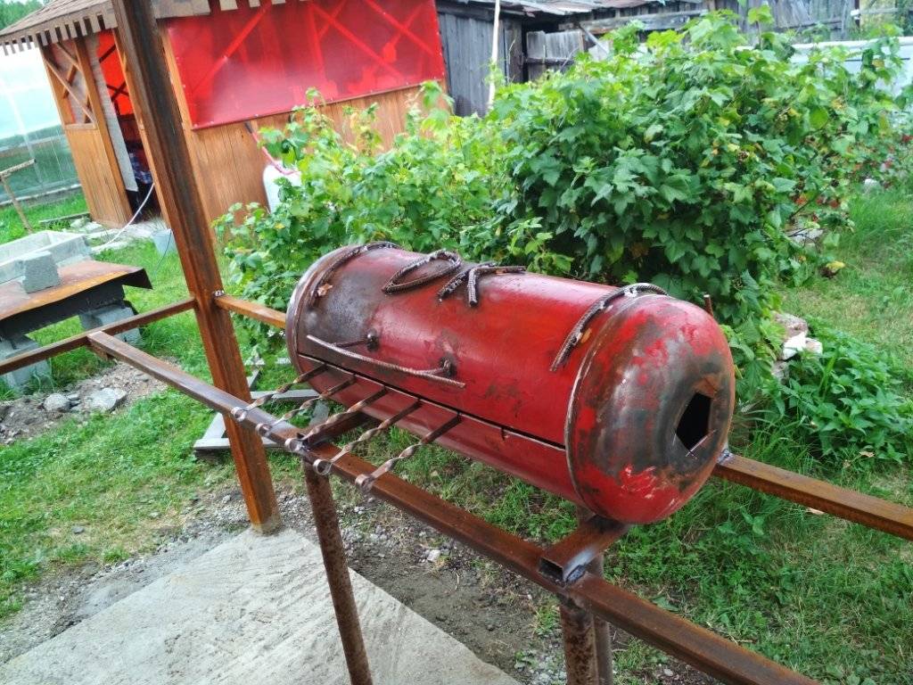 Мангал-коптильня из газового баллона: 3 популярные конструкции для любителей копченостей