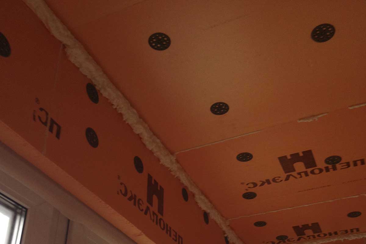 Можно ли делать утепление потолка пенопластом, преимущества материала, фотографии и видео