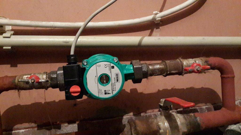 Почему греется насос в системе отопления дома: должен ли греться циркуляционный прибор, причины, что делать, если он нагревается