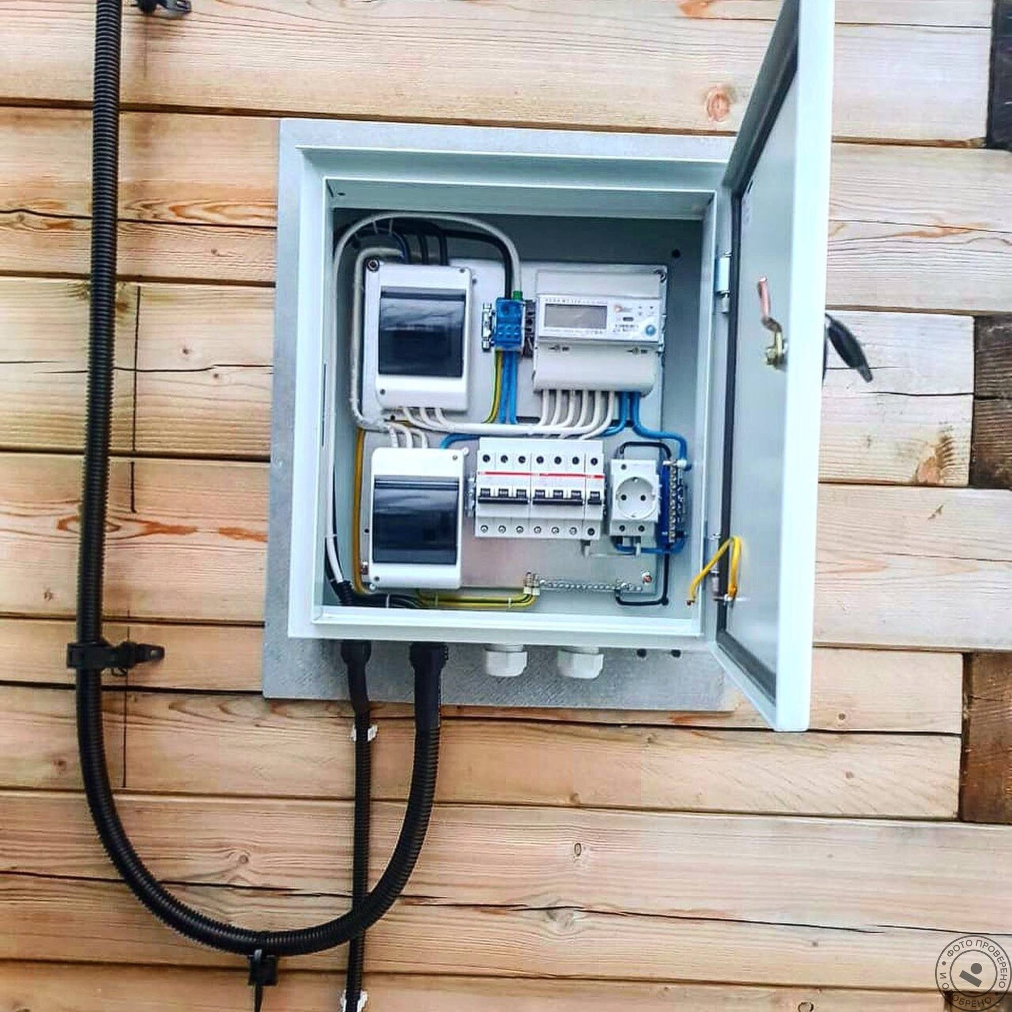 Установка электросчетчика в частном доме на улице (фото, видео)
