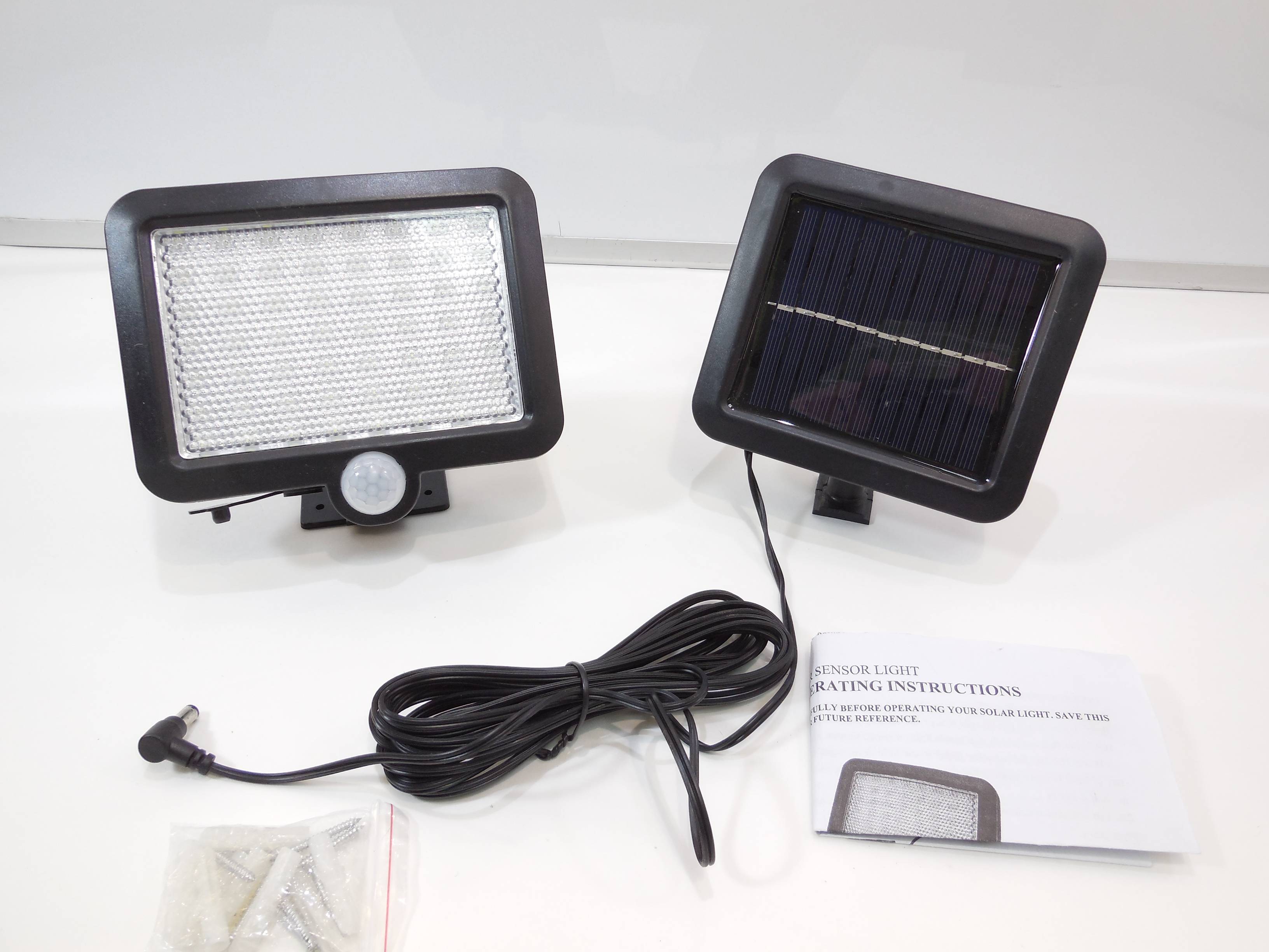Светильник на солнечной батарее с датчиком движения для дачи и на улицу: виды фонарей