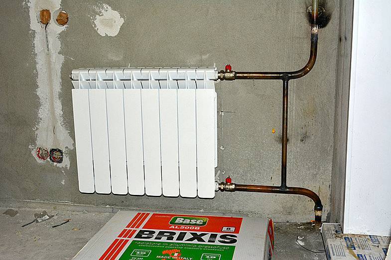Установка батарей отопления: как правильно установить радиаторы своими руками, в квартире и частном доме, монтаж. как повесить, поставить