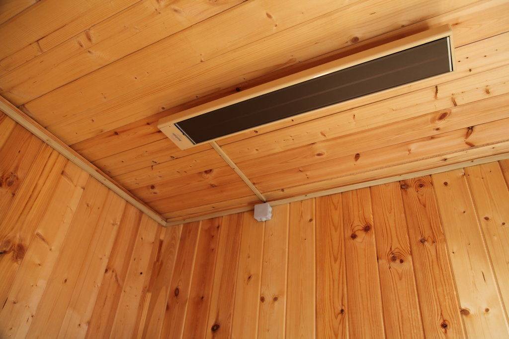 Как установить инфракрасный обогреватель на потолок?