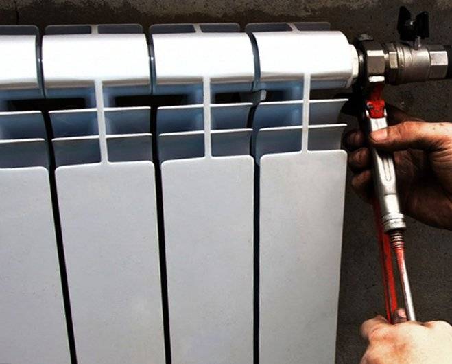 Замена батарей отопления: самая подробная инструкция по демонтажу и монтажу радиаторов в квартире и частном доме, как поменять своими руками (19 фото), стоимость работ под ключ