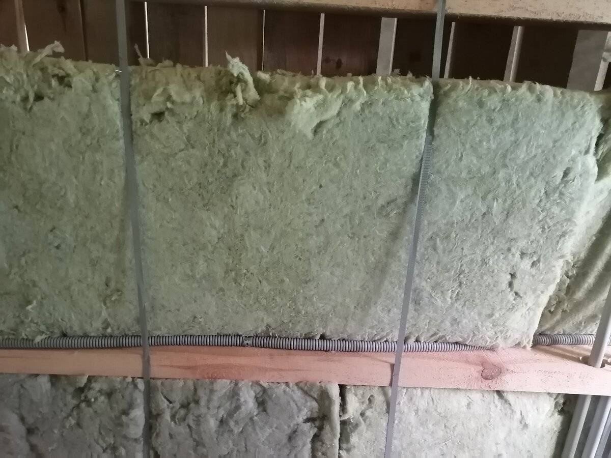 Утепление потолка опилками: сухими, с глиной, с цементом