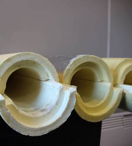 Монтаж скорлупы для теплоизоляции труб