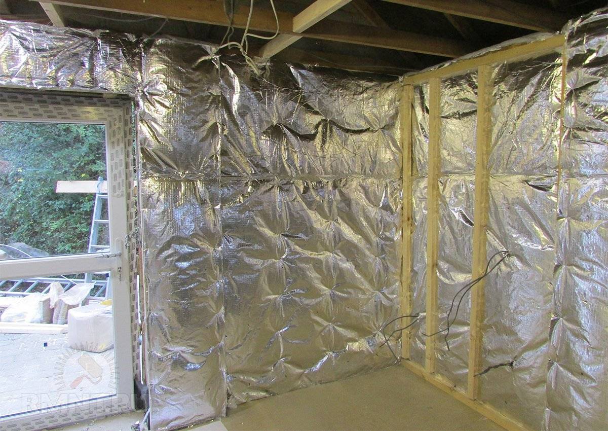 Как утеплить стены изнутри в частном доме: рекомендации по выбору утеплителя и выполнению работ