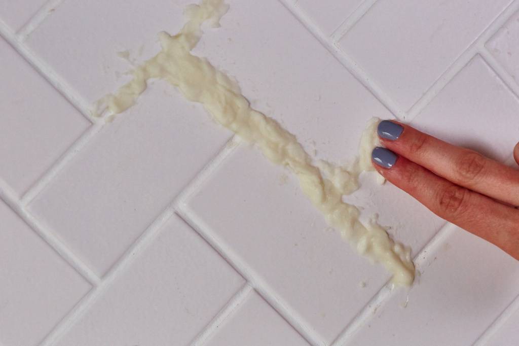 Как отмыть швы между плиткой в кухне