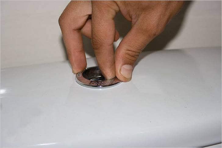 Как снять крышку со сливного бачка унитаза с одной или двумя кнопками | greendom74.ru