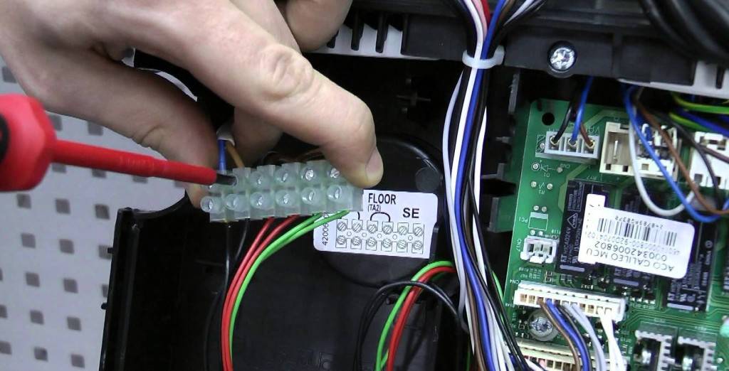 Подключение комнатного термостата к газовому котлу: инструкция по установке терморегулятора
