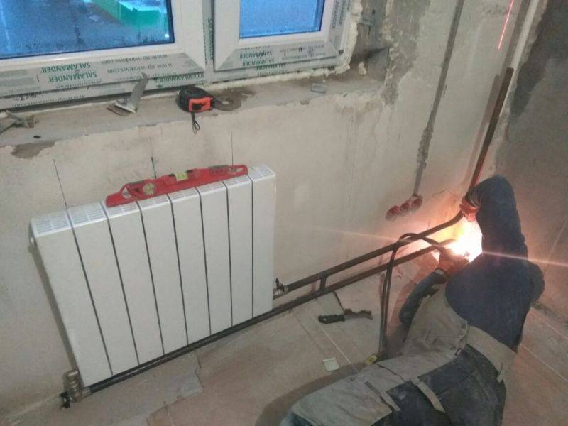 Замена радиаторов (батарей) отопления в квартире: газосварка своими руками