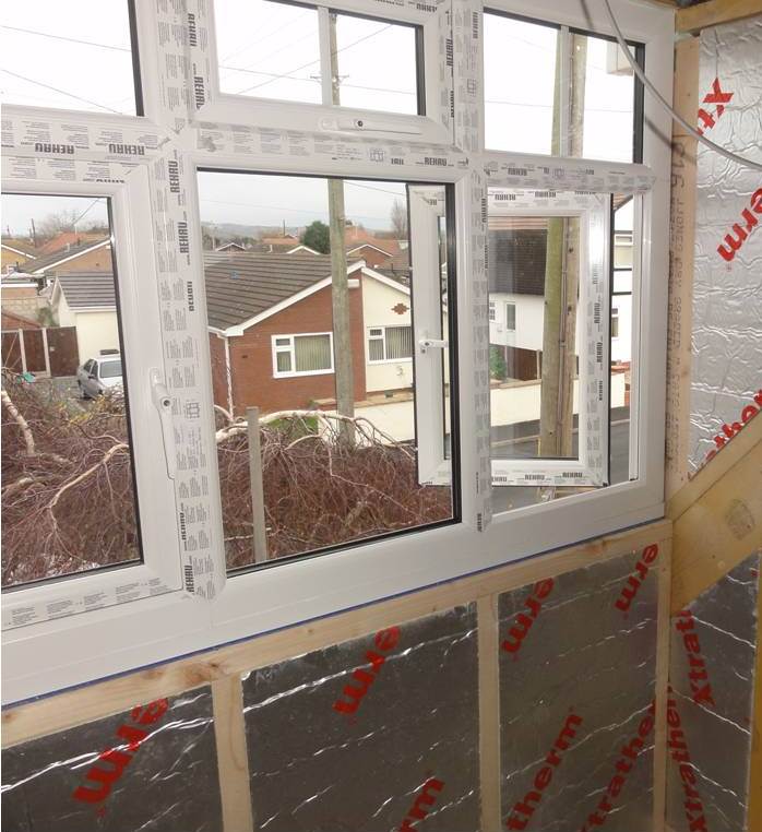 Можно ли зимой стеклить балкон: рекомендации эксперта
