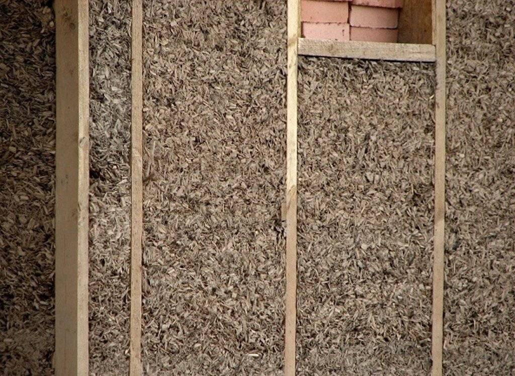 Утепление стен дома опилками с: известью, цементом