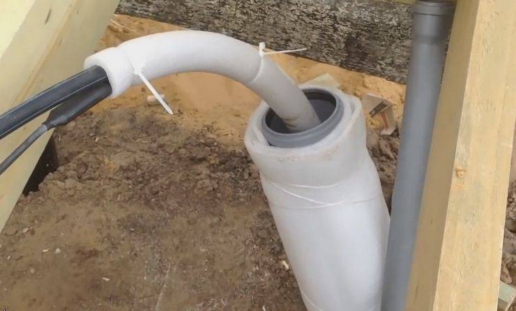 Утепление водопроводных труб в земле своими руками