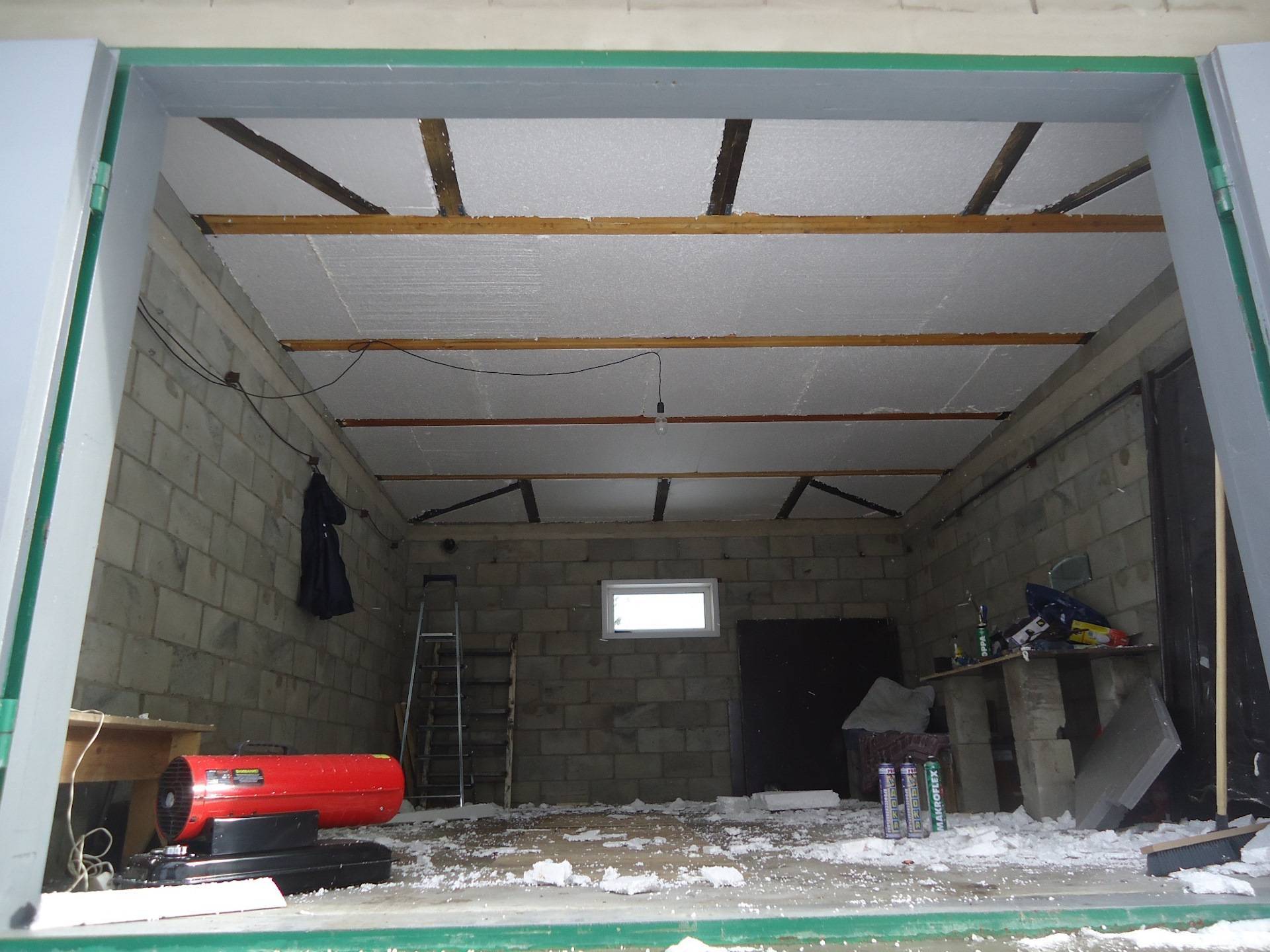 Как утеплить крышу гаража?