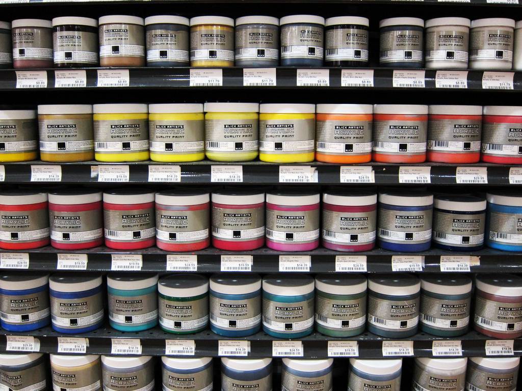 Варианты, чем покрасить пенопласт: 4 требования к краске